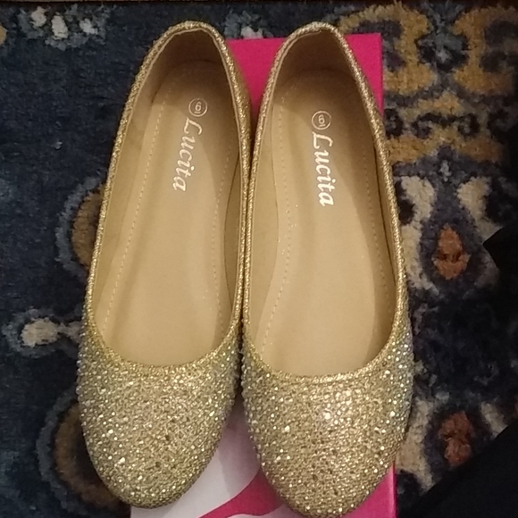 Lucita Shoes - NWOT Gold Flats Shoes